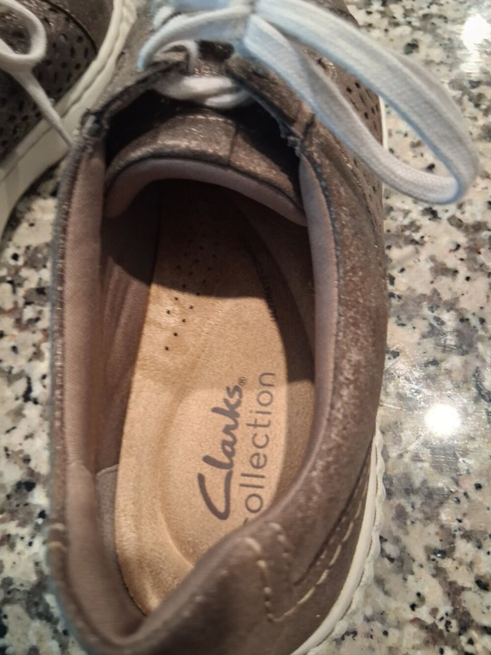 Clarks Collection | Women's T-Shoes - Gold Shimmer | Size 7 - Picture 4 of 6